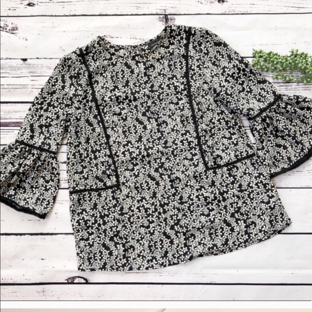 WHO WHAT WEAR Floral blouse! 🌼